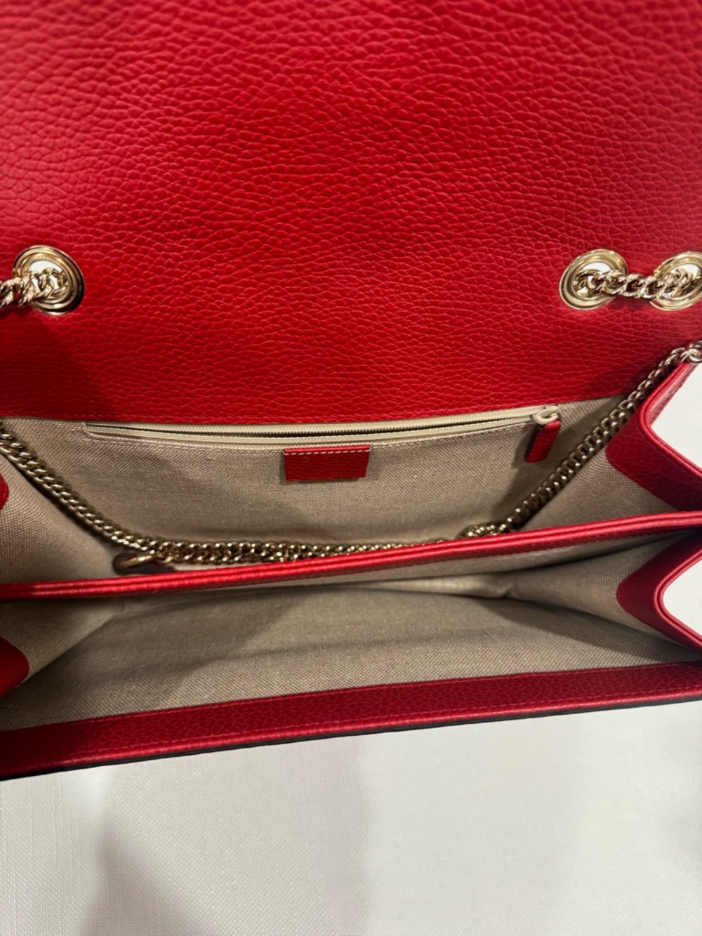 Gucci GG Dollar Calf Red Interlocking Chain Handbag EUC - Picture 3 of 6
